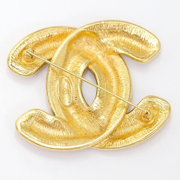 CHANEL CC Logo Quilted Matelasse Brooch Gold Tone Pin Auth #32524 - Picture 3 of 4